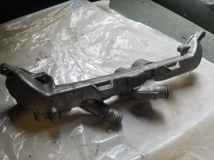 10) C BMW 11531702201 17022009 1153-1 702 2009 WATER MANIFOLD m60 M62 V8 4.0 4.4 10) C BMW 11531702201 17022009 1153-1 702 2009 WATER MANIFOLD m60 M62 V8 4.0 4.4