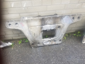 34) C BMW 51717028433 (USED) OEM ENGINE SKID PLATE FROM 2006 E46 330i FITS: 2.5L 3.0L E46 Z4 34) C BMW 51717028433 (USED) OEM ENGINE SKID PLATE FROM 2006 E46 330i FITS: 2.5L 3.0L E46 Z4