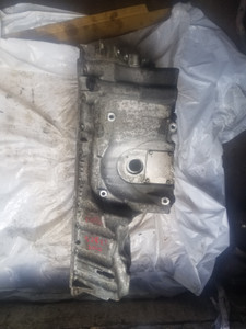 47) C BMW 11137547884 (USED) OEM N52 OIL PAN FROM: 2010 528xi AUTOMATIC FITS: E60 E61 47) C BMW 11137547884 (USED) OEM N52 OIL PAN FROM: 2010 528xi AUTOMATIC FITS: E60 E61