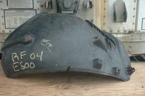 19) DH MERCEDES BENZ 211-690-13-30 (USED) OEM FRONT RIGHT FROM: 2004 E500 W211