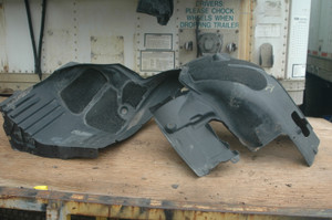 33) DH BMW 51717033749 (USED) OEM 51717896605 STANKIEWICZ 173701-410 LEFT FRONT FENDER LINER FITS: 2004-2007 E60
