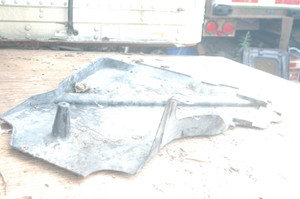 72) DH BMW 51717892956 (USED) 7892956 OEM UNDER BODY COVER FITS: E46