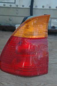 4) DH BMW 63217158391 (USED) 2317158391 OEM AMBER TOP TAIL LIGHT ASSEMBLY  left FITS 1998-2006 E53 X5 3.0is 4.4i 4.6is