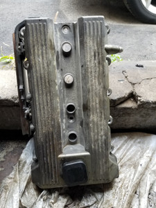 C-218 BMW 11121247827 OEM Used VALVE COVER w/CAP ENGINE 1739602.9 226  11-12-1-247-827  11121247827 fits: C-218 BMW 11121247827 OEM Used VALVE COVER w/CAP ENGINE 1739602.9 226  11-12-1-247-827  11121247827 fits: