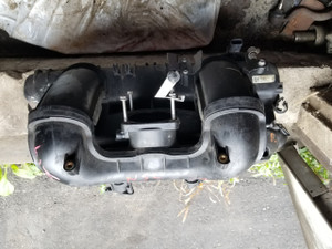 C-219 BMW 11617559524 11617559523 OEM Used SINGLE STAGE AIR INTAKE MANIFOLD ASSEMBLY N52 ENGINE 754802807 N52 B30 UL LM 126 11-61-7-559-523 11617559524 fits: E90 E91 E92 E93 E60 E61 E63 E64 E65 E66 E85 E86 E89 C-219 BMW 11617559524 11617559523 OEM Used SINGLE STAGE AIR INTAKE MANIFOLD ASSEMBLY N52 ENGINE 754802807 N52 B30 UL LM 126 11-61-7-559-523 11617559524 fits: E90 E91 E92 E93 E60 E61 E63 E64 E65 E66 E85 E86 E89