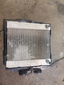 6 C BMW 17117802662 (USED) 17-11-7-802-662 AUX RADIATOR BEHR P3252002 1711 7802662-04 OEM FROM: D107273 2012 F10 528iX N20 BLACKSAPHIRE FITS: 2010-2019 LISTED VEHICLES