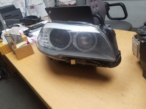 9 C BMW 63117271904 (USED) 63-11-7-271-904 7 203 256-19 ADAPTIVE ZENON HEADLIGHT RIGHT HELLA 1ZS 010 131-46-AR US LL 01855292 171 511-02 RE OEM FROM: D107273 2012 F10 528iX N20 BLACKSAPHIRE FITS: 2011-2013