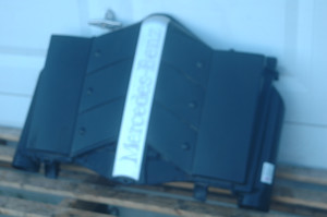 DD-36 MERCEDES BENZ  A1120901501 OEM 112-090-15-01 (USED) A 112 090 15 01 ENGINE COVER AIR FILTER HOUSING FITS 1994-2006 S430 S55AMG C240 C320 CLK320 CLK500 E320