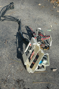 DD-5 BMW 12901437377 (USED) 12521714414 1437377 BMW 12.52 1 714 414 ELECTICAL BOX SUPPORT & HARNESS 12-90-1-437-377 OEM 1437377 TESTED FROM 2003 325i MANUAL FITS LISTED VEHICLES