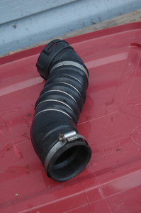 DD-9 BMW 11618506079 (USED) 11617823961 OEM CHARGE LINE 7789048 SL 5946 11-61-8-506-079 FITS: E70 F10 N55