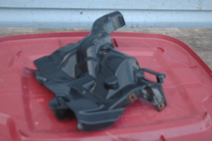 DD-12 BMW 51757228688 (USED) 51-75-7-228-688 OEM Cover Steering Rack Rear R 517184 748506 10 FITS 2016-2019 LISTED VEHICLES