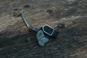 DD-17 BMW 37146784696 (USED) Headlight Level Sensor 37-14-6-784-696 OEM TESTED w-BRACKET w-ARM 37146763593 37146752797 37146763595 FROM 2007 328xi FITS: 1997-2010 LISTED VEHICLES