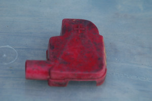 FORD R421-14 OEM Used BATTERY CAP POSITIVE ROYAL DIE & STAMPING Co Inc FROM: FOCUS