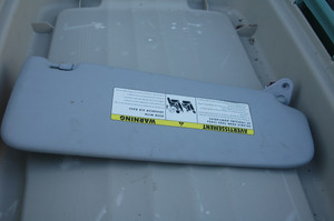 BMW 51166981697 (USED) OEM SUN VISOR LEFT w- ILLUMINATED MIRROR GRAY FROM: A454228 328xi N52 FITS: E90 E91