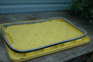 BMW 54128226606 (USED) OEM DECOR SUNROOF GASKET HELLGRAU FROM: 325i 2003 FITS: E46 1999-2006
LOCATION:GARAGE RACK 1

FROM: E46 325i 2003 MANUAL 5 SPEED SEDAN
FITS:  E46 1999-2006