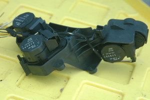 BMW 6934821 6934822 6934825(USED) OEM HEATER BLOWER x3 ACCTUATOR BRACKET BEHR 99895 64116934821 FROM: 325i 2003 FITS: E46 1999-2006
LOCATION:GARAGE RACK 1

FROM: E46 325i 2003 MANUAL 5 SPEED SEDAN
FITS:  E46 1999-2006