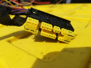 DH-7b BMW 61138369719 (USED) OEM 8.369.719 AMP 968 477-1 LOCKING WIRING SOCKET PLUG W- pigtail 24 pol FROM PD01082 E46 325i 2003 FITS E46 1999-2006 DH-7b BMW 61138369719 (USED) OEM 8.369.719 AMP 968 477-1 LOCKING WIRING SOCKET PLUG W- pigtail 24 pol FROM PD01082 E46 325i 2003 FITS E46 1999-2006