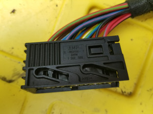 DH-9b BMW 61131382566 (USED) OEM 1382566 AMP 1-963558-1 SLIDE LOCK SOCKET PLUG w- PIGTIAL FROM PD01082 E46 325i 2003 FITS E46 1999-2006 & OTHER LISTED VEHICLES DH-9b BMW 61131382566 (USED) OEM 1382566 AMP 1-963558-1 SLIDE LOCK SOCKET PLUG w- PIGTIAL FROM PD01082 E46 325i 2003 FITS E46 1999-2006 & OTHER LISTED VEHICLES