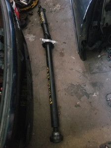 BMW 26117505211 Automobile dive shaft (prop shaft) made in Germany DE

e46 330i drive shaft from zf transmission.