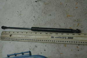 DH-40  BMW 51237129190 (USED) OEM 7129190 017225 0330N 283-08 AD 05 51237129190  HOOD SHOCK FROM P131342 2007 E92 328i Fits 2007-2013 E92 E93