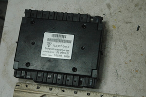 Porsche VW 7L5937049D (USED) 7L5 937 049 D OEM Bordnetzsteuergeraet (Body Control Module or BCM) TESTED LK 10400565150 FROM: 2006 Porsche Cayenne 4dr 6-Spd Manual