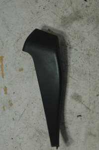 Porsche VW 7L5867713A (USED) 7L5 867 713 A OEM LOWER LEFT TAILGATE INTERIOR COVER LEAR PP-PE T10 FROM: 2006 Porsche Cayenne 4dr 6-Spd Manual