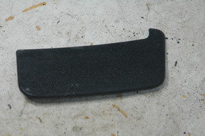 Porsche 955551357009B9 (USED) 955-551-357-00-9B9 VW 7L086365771N OEM LEFT CARPET HOLD DOWN BLACK FROM: 2006 Porsche Cayenne 4dr 6-Spd Manual