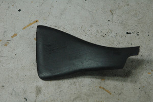 46 - DH Porsche 95553190101 (USED) 955-531-901-01 OEM VW 7L0.837.913 B LEFT FRONT DOOR CAP BLACK 2003-2010 FROM: 2006 Porsche Cayenne 4dr 6-Spd Manual