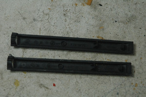 Porsche 9555213370101c (USED) 955-521-338-01-01C OEM VW  7L0881097A  SEAT RAIL COVER BLACK 2003-2010 FROM: 2006 Porsche Cayenne 4dr 6-Spd Manual