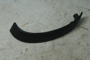 94 - DH Porsche 955555540004p1 (USED) VW 7L5868538 OEM RIGHT INTERIOR DOOR HANDLE BLACK LEATHER 2003-2006 FROM: 2006 Porsche Cayenne 4dr 6-Spd Manual
