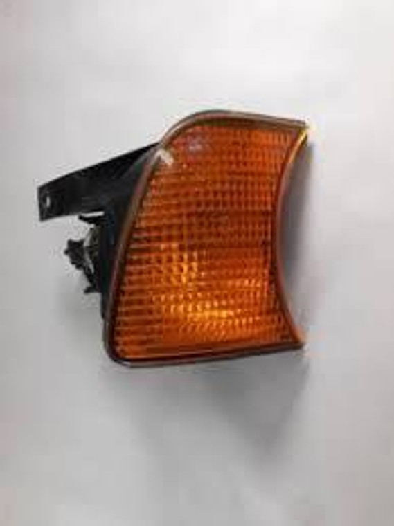 1) BMW OEM 63131384034 USED SIGNAL LIGHT RIGHT 525I 94 E34 525I 540I 535I 525I 540I 535I 530I1 Euro All Parts