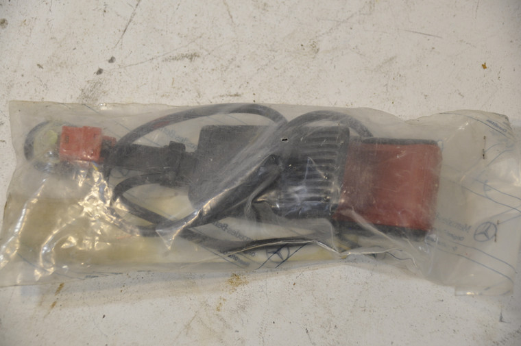 1) DH-13 Mercedes-Benz 2028607169 OEM (NEW) SEAT BELT FASTERNER RIGHT FRONT 202-860-71-69 2028607169 fits: C-CLASS Euro All Parts