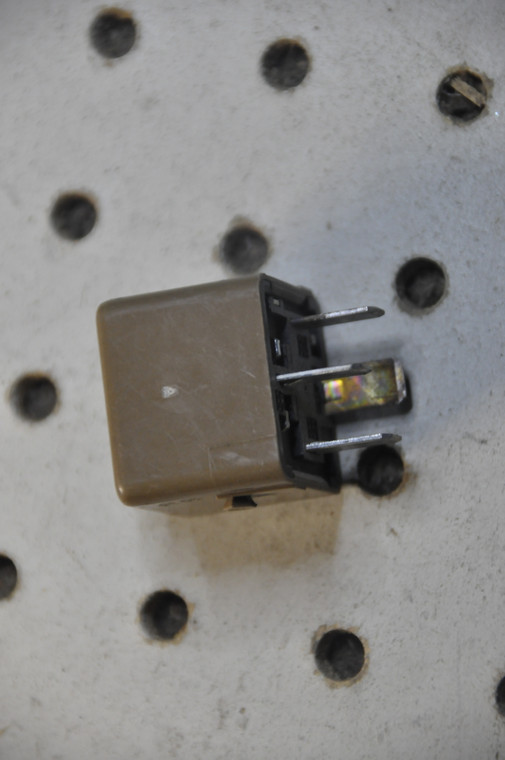 3) DD BMW OEM 61361388745 USED 4 PIN RELAY 61311388729 SWF 602039 E34 E32 Euro All Parts