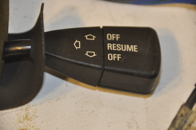 4) DH-19 BMW 61311389643 OEM Used CRUISE CONTROL SWITCH STEERING COLUMN 1390994 61-31-1-389-643 61311389643 fits: E34 E32 Euro All Parts