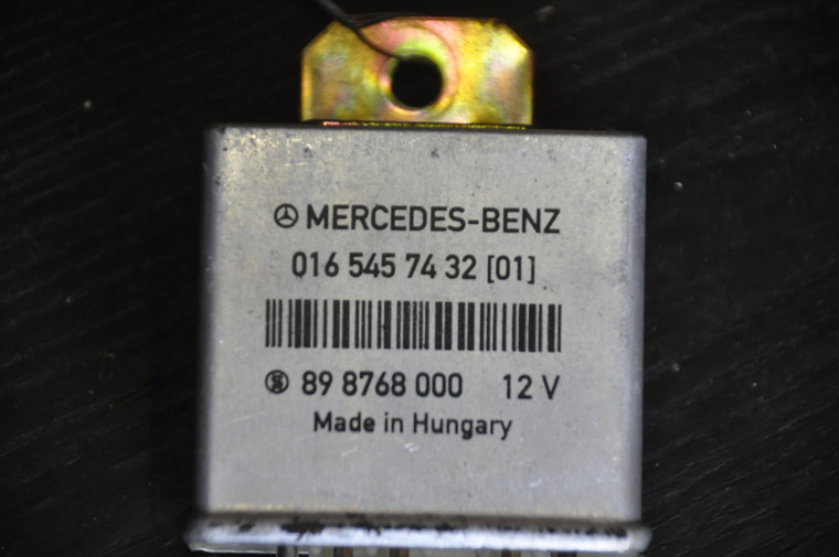 DH-20 MERCEDES-BENZ 0165457432 OEM Used DAYTIME RUNNING RELAY DRL LK 898768000 016-545-74-32 From: 300E 1993 W126 016-545-74-32 Euro All Parts