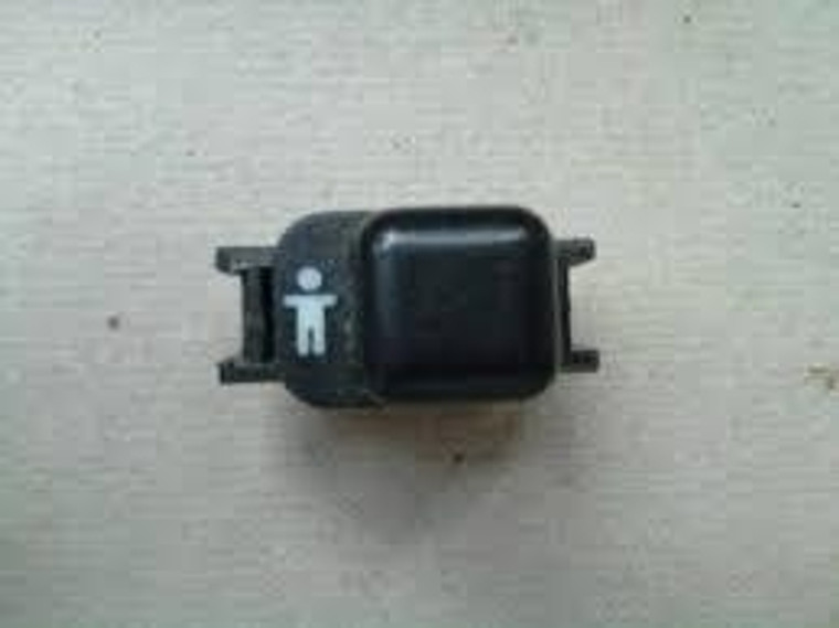 0) Mercedes Benz OEM 1408205810 Child Lock Safety Switch (USED) Fits: S500 1998 W220 & Other Listed Vehicles Euro All Parts