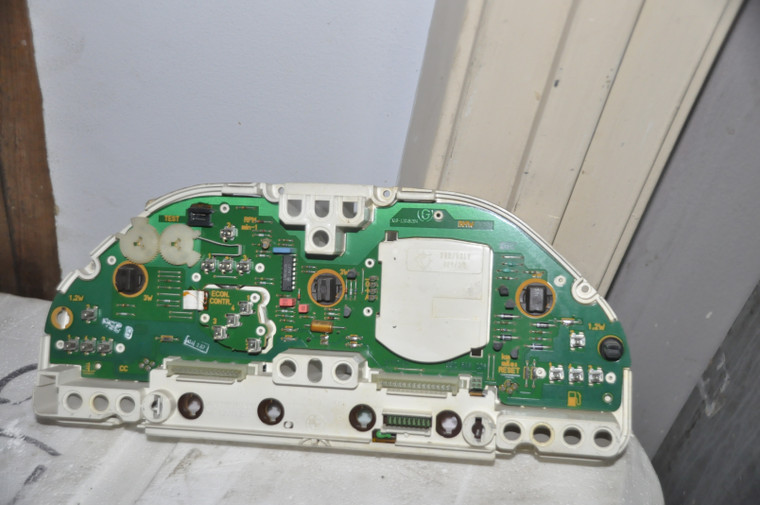 BMW 62118364750 62111390878 OEM 83515809 USED EURO Instrument Cluster NO HOUSING VDO 993558135 m30 From: e34 535i BMW 62118364750 62111390878 OEM 83515809 USED EURO Instrument Cluster NO HOUSING VDO 993558135 m30 From: e34 535i