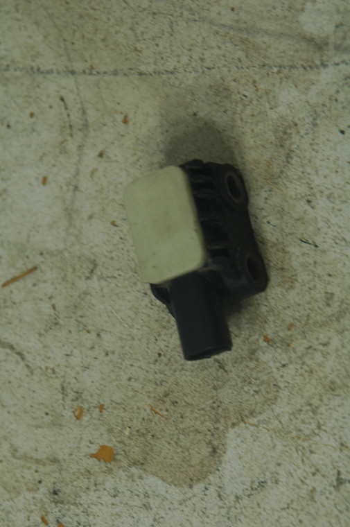 1) DH -9 BMW 65776988143 OEM Used IMPACT SENSOR TESTED BOSCH 002065 503397 From: 39904 e90 LCI 325xi Sedan SILVER Titansilber Metallic N52 Auto AWD Fits: 325xi & other listed vehicles 65. 77 988143 Euro All Parts