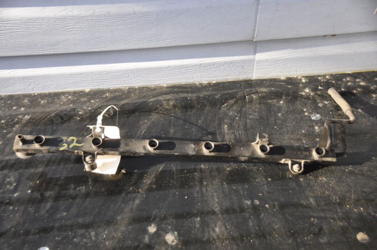 1) DH-32 BMW 13531736382 OEM Used FUEL RAIL ENGINE WHP 1718398 From: M72 13-53-1-736-382 13531736382 Euro All Parts 1) DH-32 BMW 13531736382 OEM Used FUEL RAIL ENGINE WHP 1718398 From: M72 13-53-1-736-382 13531736382 Euro All Parts