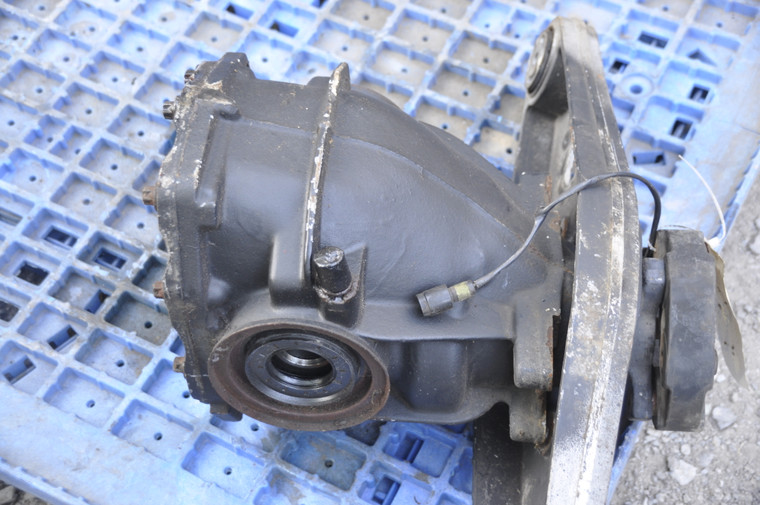 1) DD-6 MERCEDES BENZ A2303571806 209350071480 OEM 209-350-07-14-80 (USED) Differential REAR FITS 2003-2006 CLK500 Euro All Parts