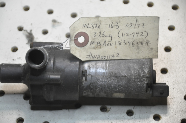 1) Mercedes Benz OEM 18356064 USED CIRCULATION PUMP 1997 ML320 W163 001-835-60-64 Fits: W163 ML320 1997 & other listed vehicles Euro All Parts