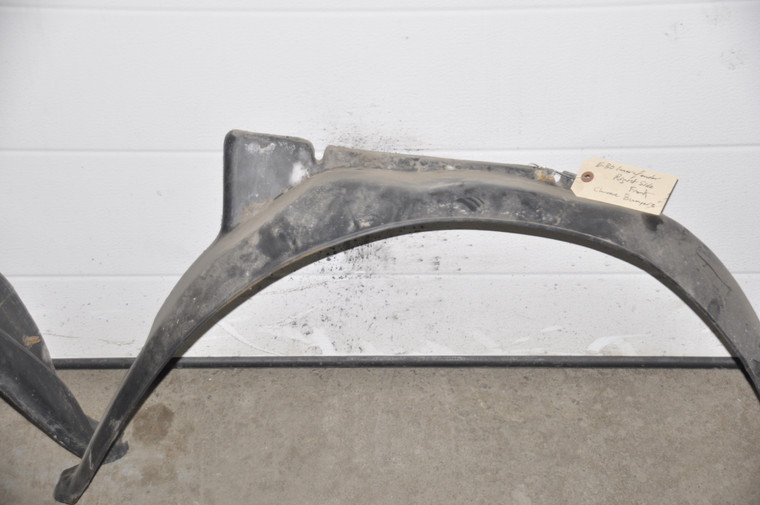 0) V BMW OEM 51711942807 USED WHEEL WELL COVER HOUSING SET E30 COUPE SEDAN CONVERTIBLE UP TO SEPT 1985 SOLD SET LEFT AND RIGHT 51711942808 51711911241 51711942807 51711911241 51711932795 Euro All Parts