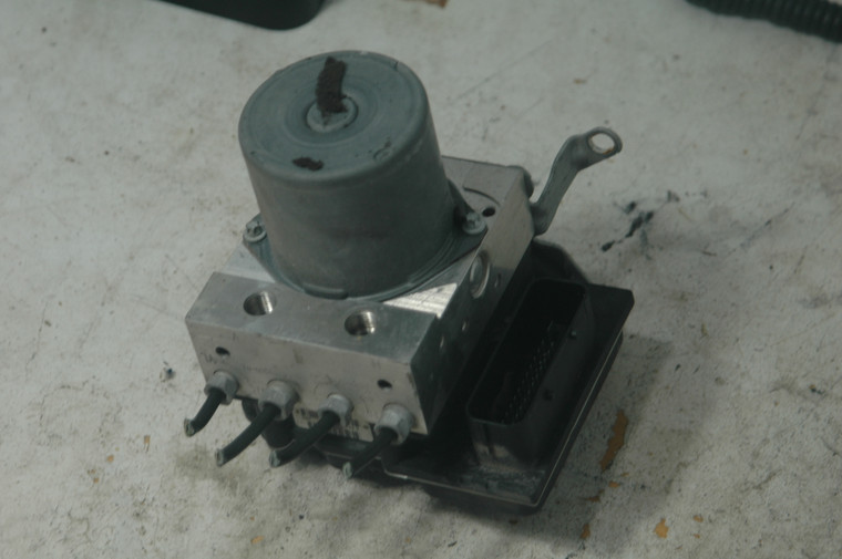 DH-26 BMW 34516876917 (USED) DSC ABS PUMP & MODULE OEM 6451 6784868-01 ECU 3452 6784869-01 FROM P131342 2007 E92 328i Fits 2012-2019 LISTED VEHICLES