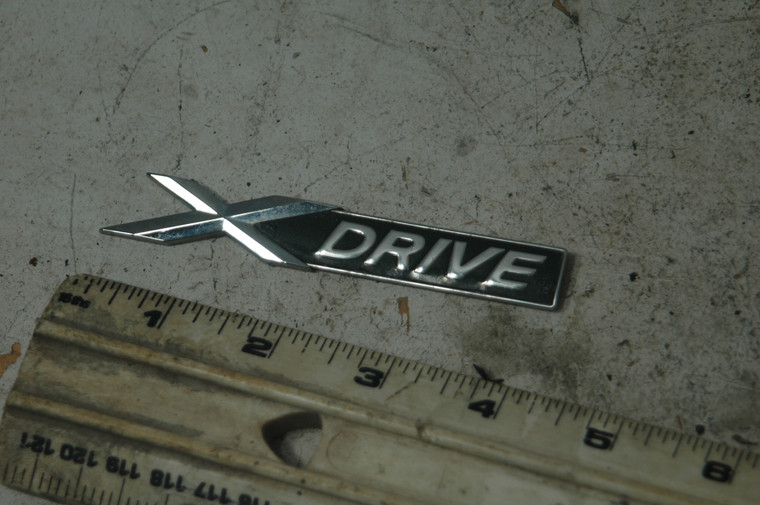 DH-54 BMW 51147318576 (USED) 51-14-7-318-576 OEM X DRIVE FENDER BADGE FROM P131342 2007 E92 328i Fits 2010-2021 LISTED VEHICLES