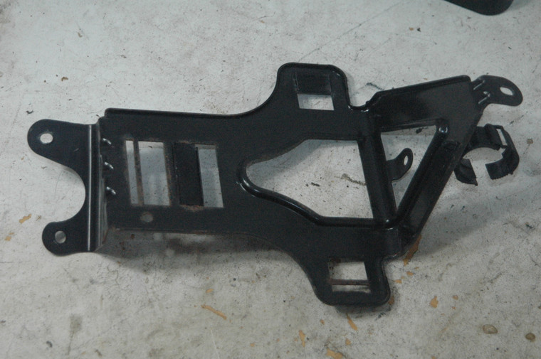 3 - DH Porsche 7L0-907-645-A (USED) 7L0907645-A OEM ENGINE COMPUTER BRACKET FROM: 2006 Porsche Cayenne 4dr 6-Spd Manual