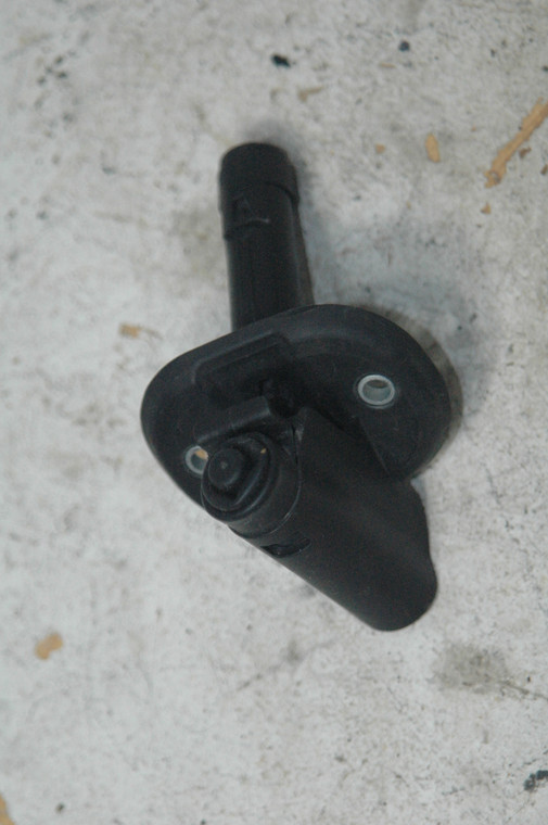 29 - DH Porsche 95550489902 (USED) VW 7L5810899 OEM GAS DOOR LOCK PIN TESTED FROM: 2006 Porsche Cayenne 4dr 6-Spd Manual