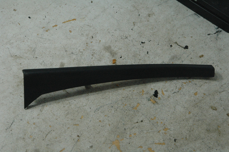 38 - DH Porsche 95555518303 (USED) 955.555.183.03 OEM A-pillar trim panel VW 7L5867233 2003-2010 FROM: 2006 Porsche Cayenne 4dr 6-Spd Manual