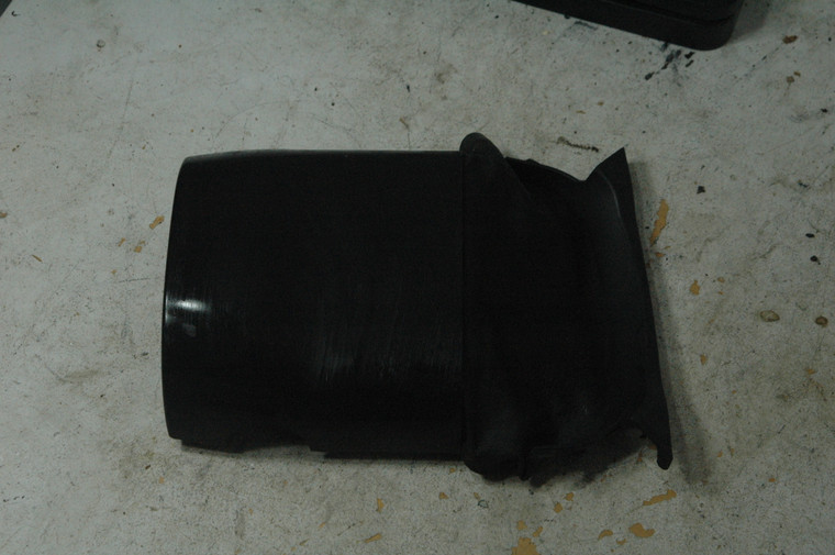 68 - DH Porsche 95555227700a03 (USED) VW 7L5953515 7L5.953.515 OEM BLACK LEATHER STEERING COLUMN TOP COVER 2003-2010 FROM: 2006 Porsche Cayenne 4dr 6-Spd Manual