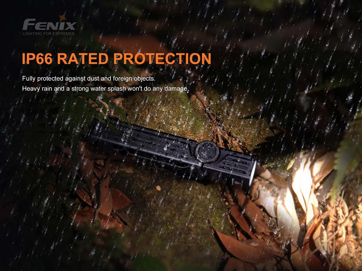 Fenix WT25R adjustable 1000 lumen rechargeable work light demonstrating IP66 rated protection in rain.