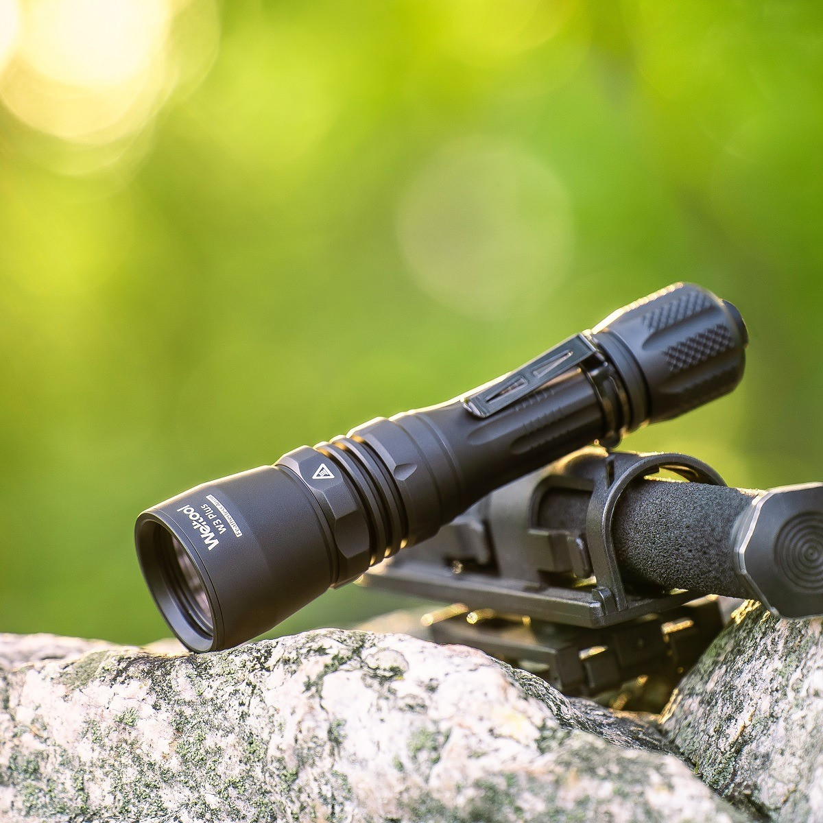 Weltool W3 Plus Long-range 940 lumen 1.8km LEP tactical torch
